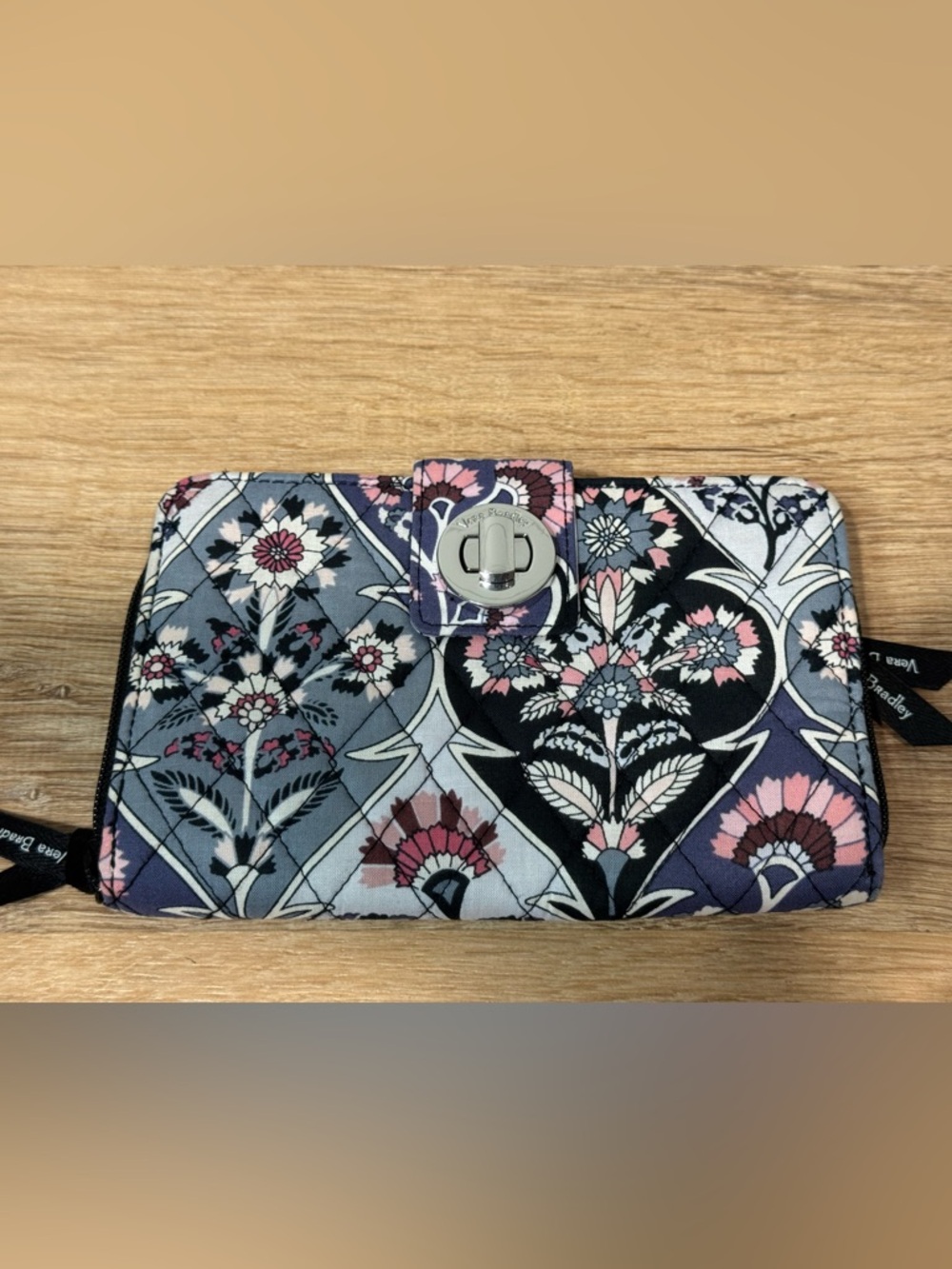 Vera Bradley Trio Zip Hipster quilted bag in the Ornate Blooms pattern & wallet - Picture 7 of 15